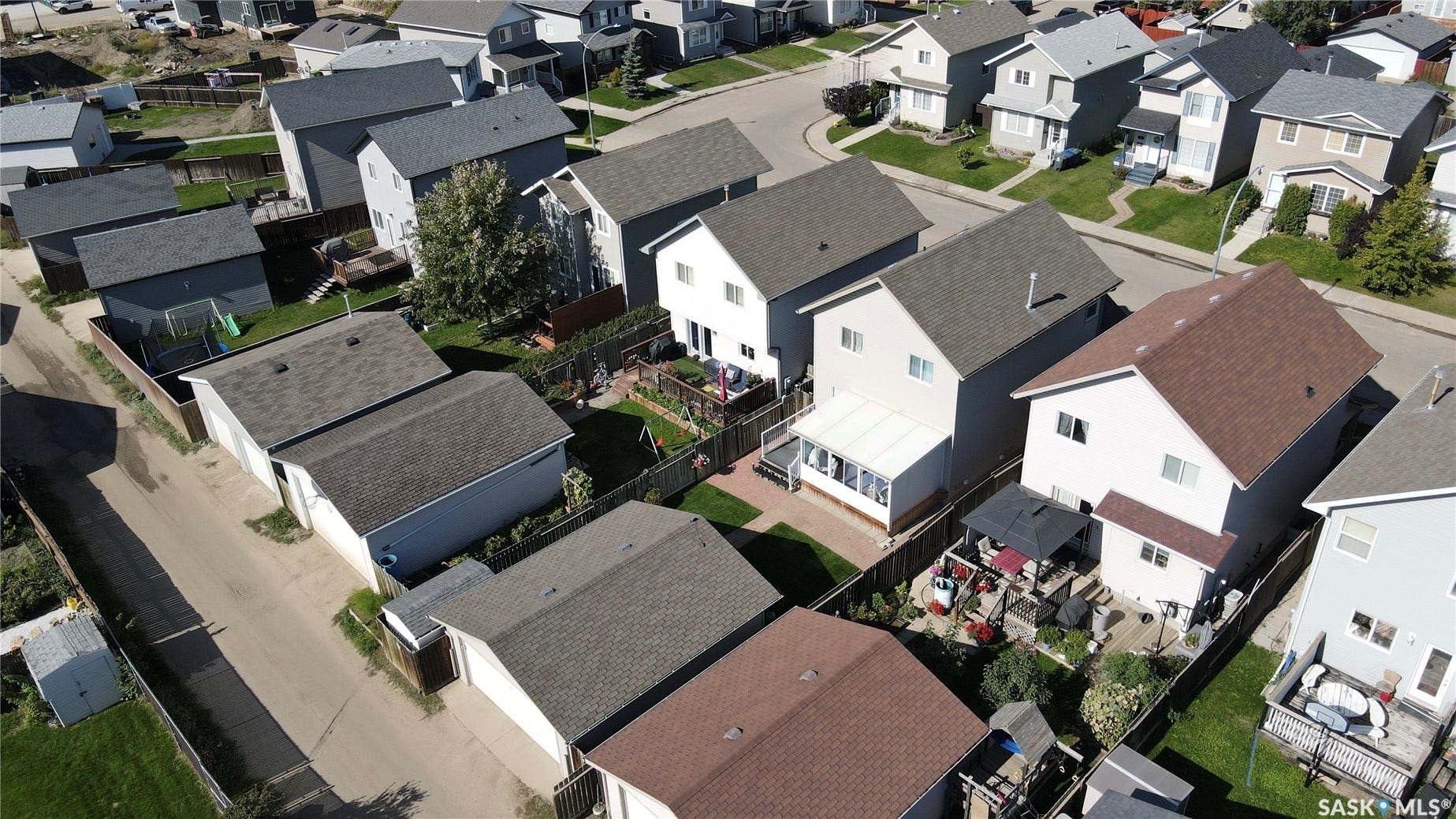 163 Blakeney Crescent, Saskatoon SK S7L 7N5
