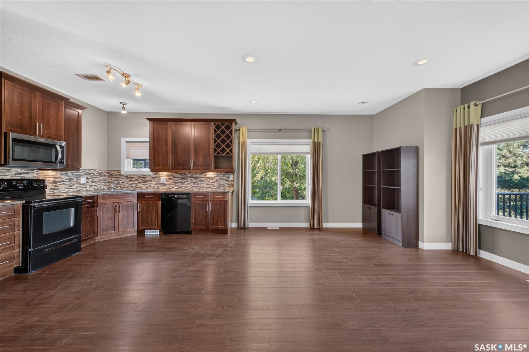 215 Hampton Green, #16, Saskatoon SK S7R 0G7