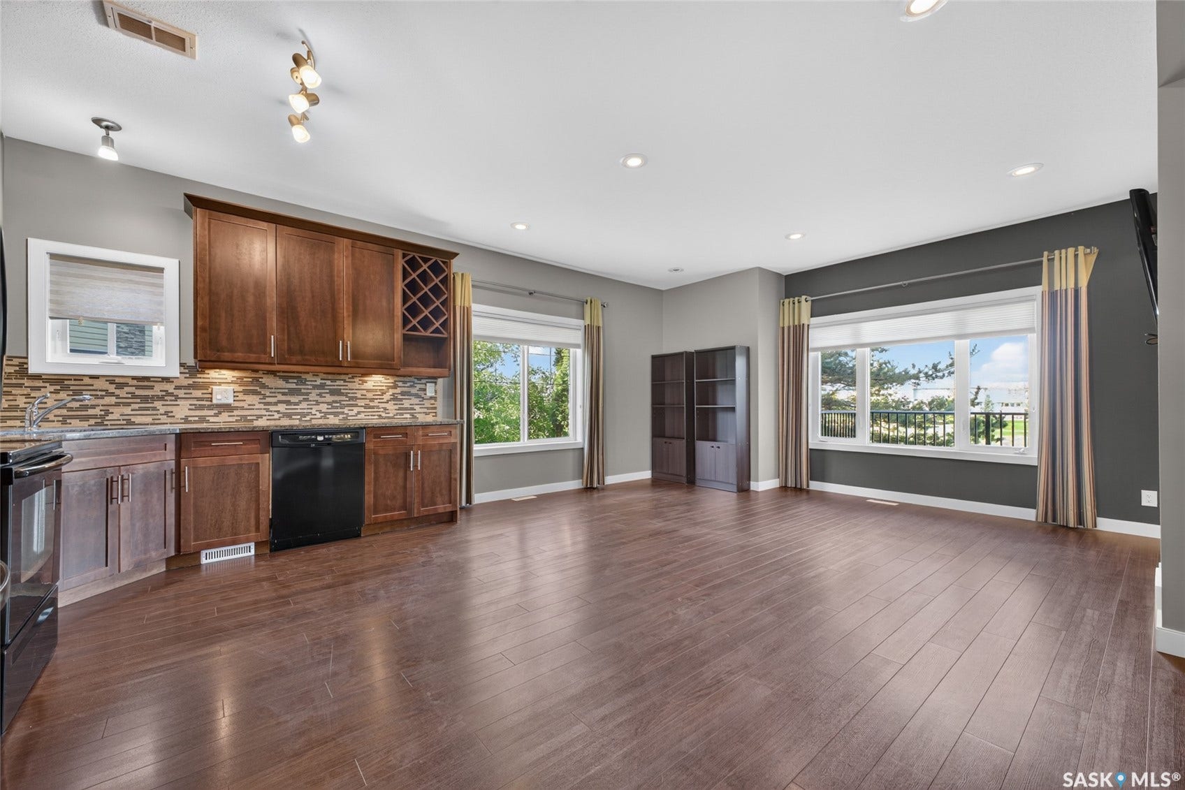 215 Hampton Green, #16, Saskatoon SK S7R 0G7