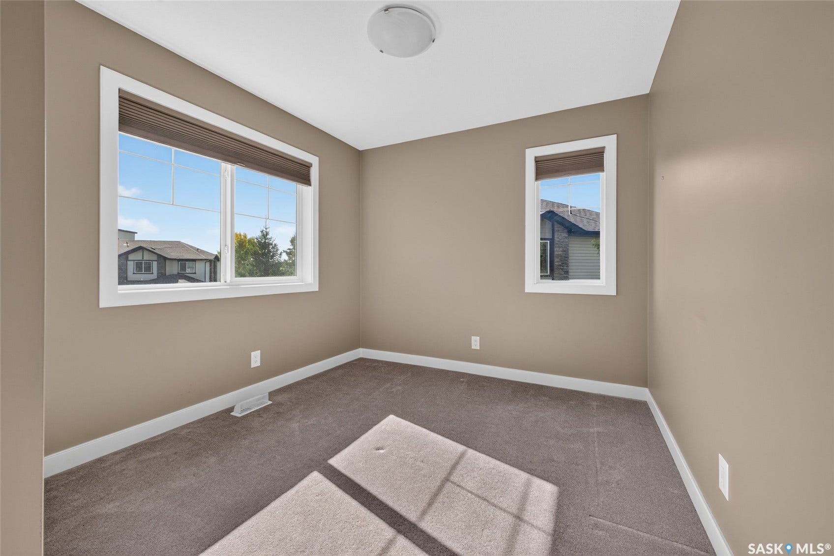 215 Hampton Green, #16, Saskatoon SK S7R 0G7
