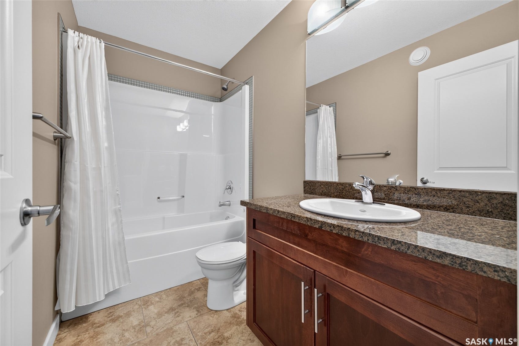 215 Hampton Green, #16, Saskatoon SK S7R 0G7