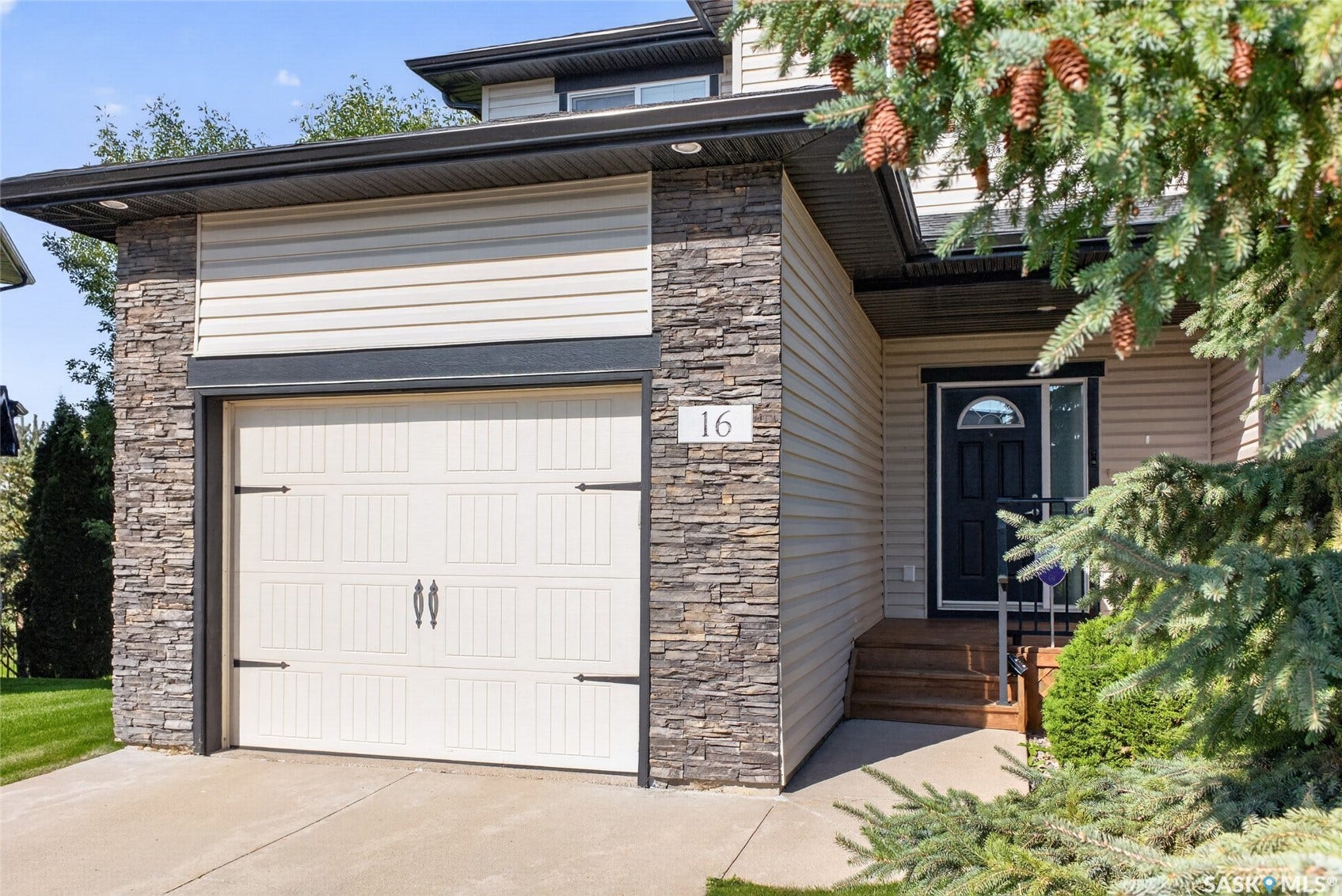 215 Hampton Green, #16, Saskatoon SK S7R 0G7