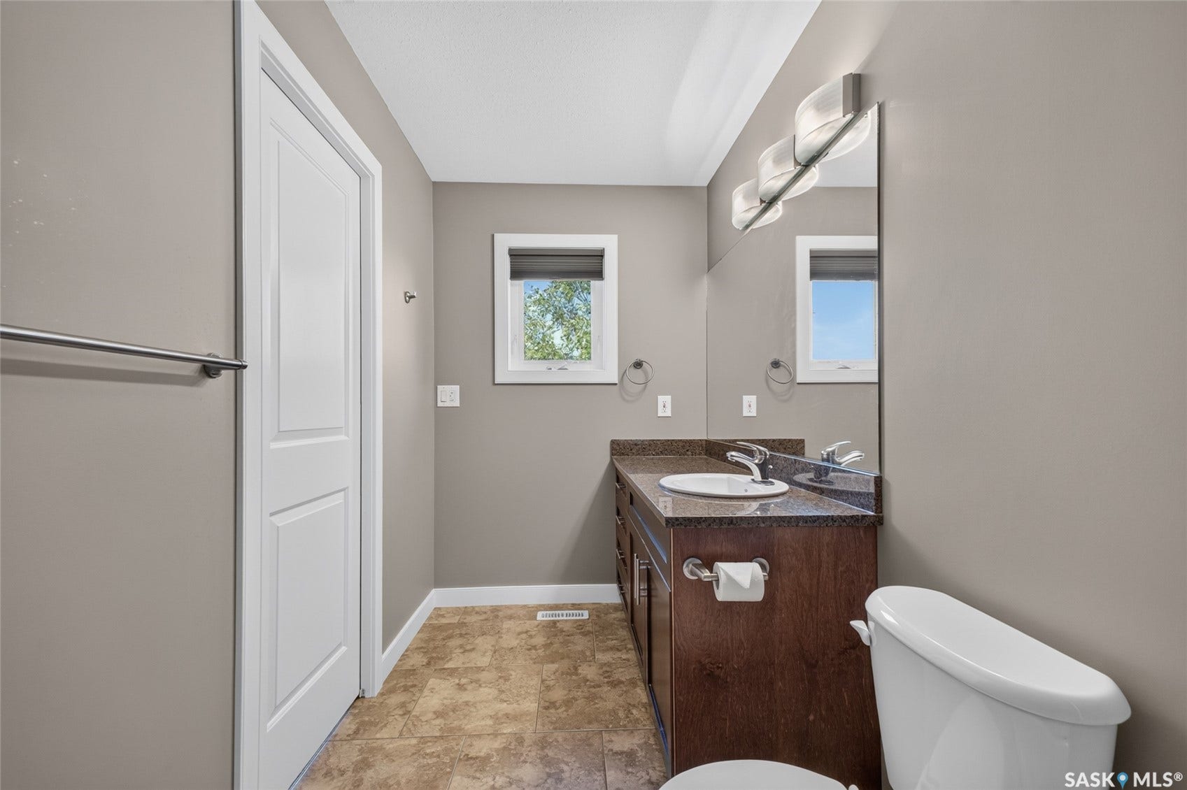 215 Hampton Green, #16, Saskatoon SK S7R 0G7