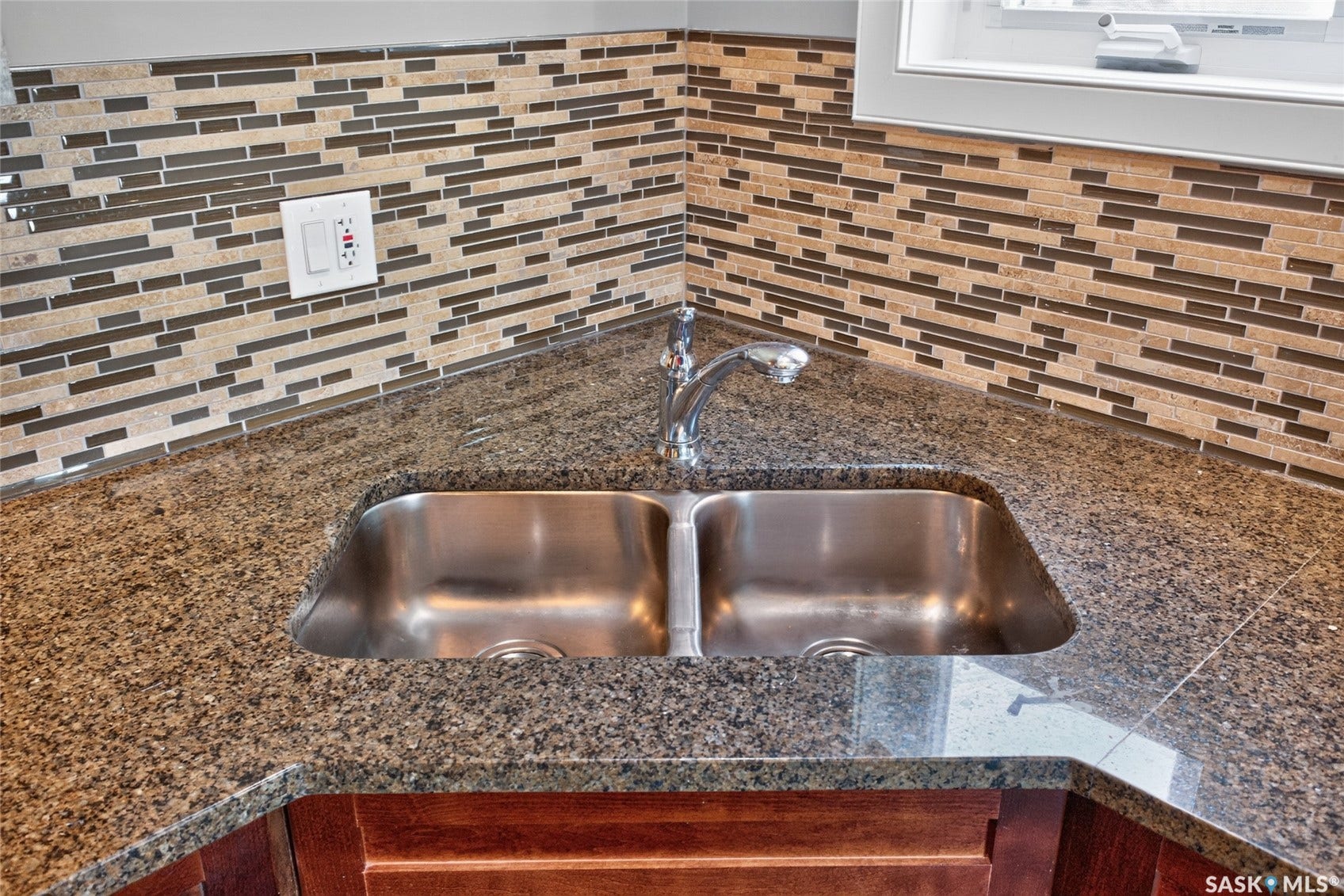 215 Hampton Green, #16, Saskatoon SK S7R 0G7