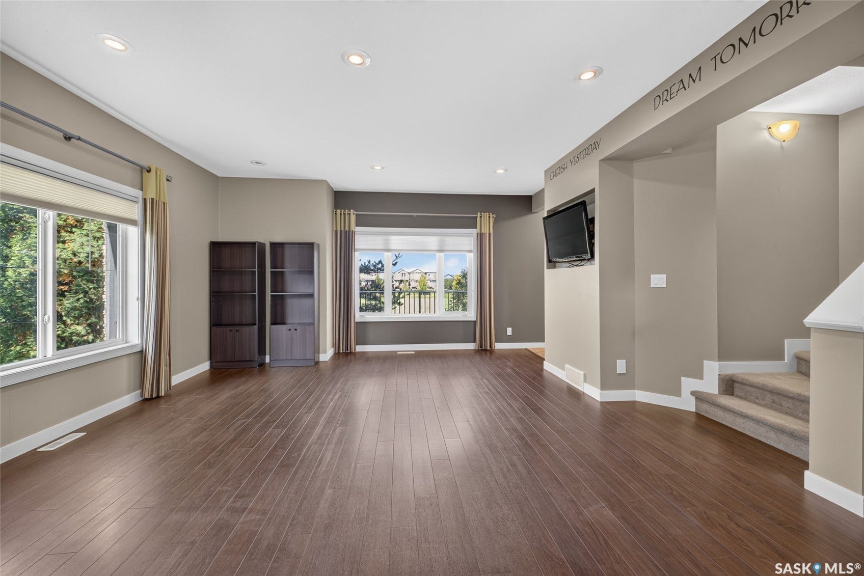 215 Hampton Green, #16, Saskatoon SK S7R 0G7