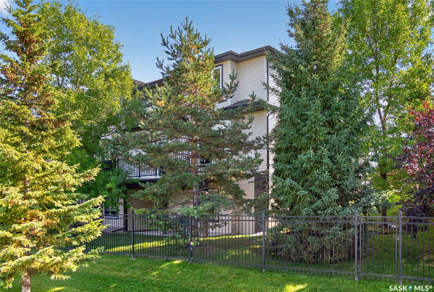 215 Hampton Green, #16, Saskatoon SK S7R 0G7