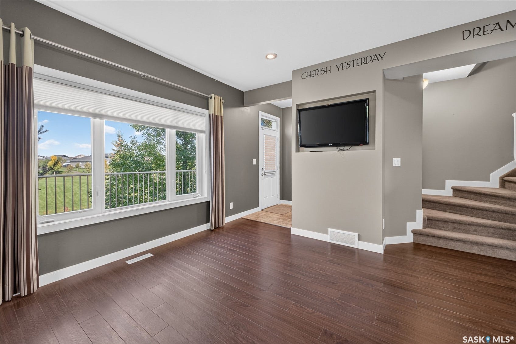 215 Hampton Green, #16, Saskatoon SK S7R 0G7