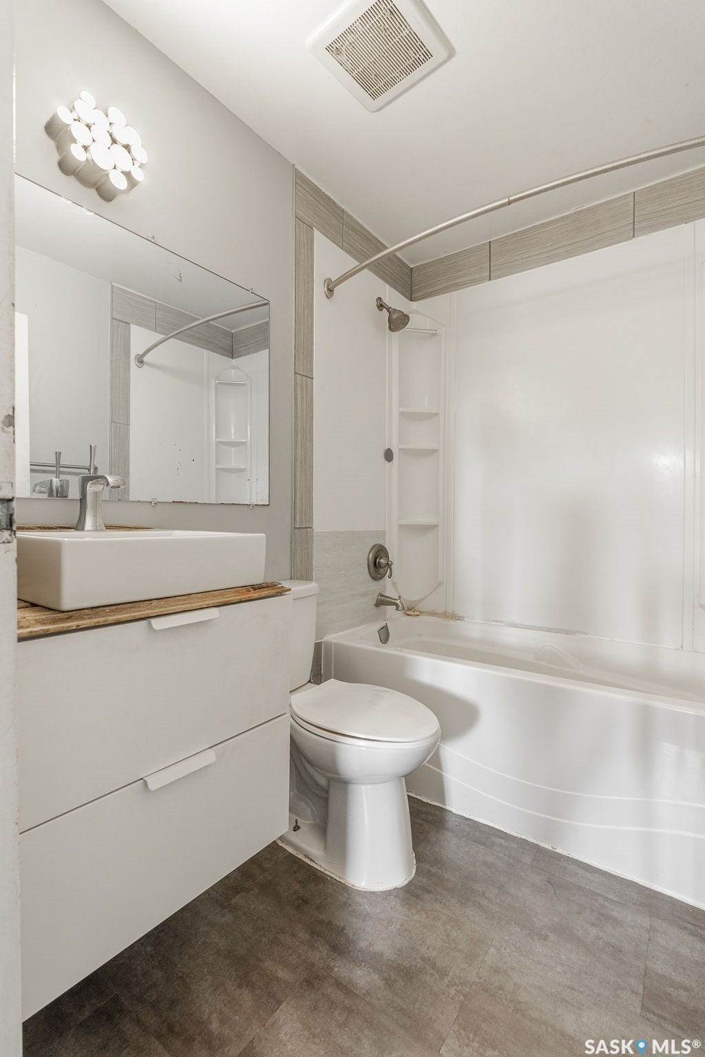 3302 33rd Street W, #212, Saskatoon SK S7L 6C9