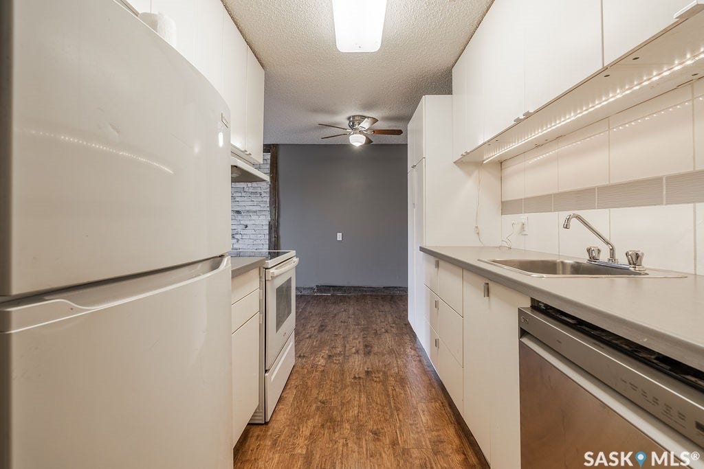 3302 33rd Street W, #212, Saskatoon SK S7L 6C9