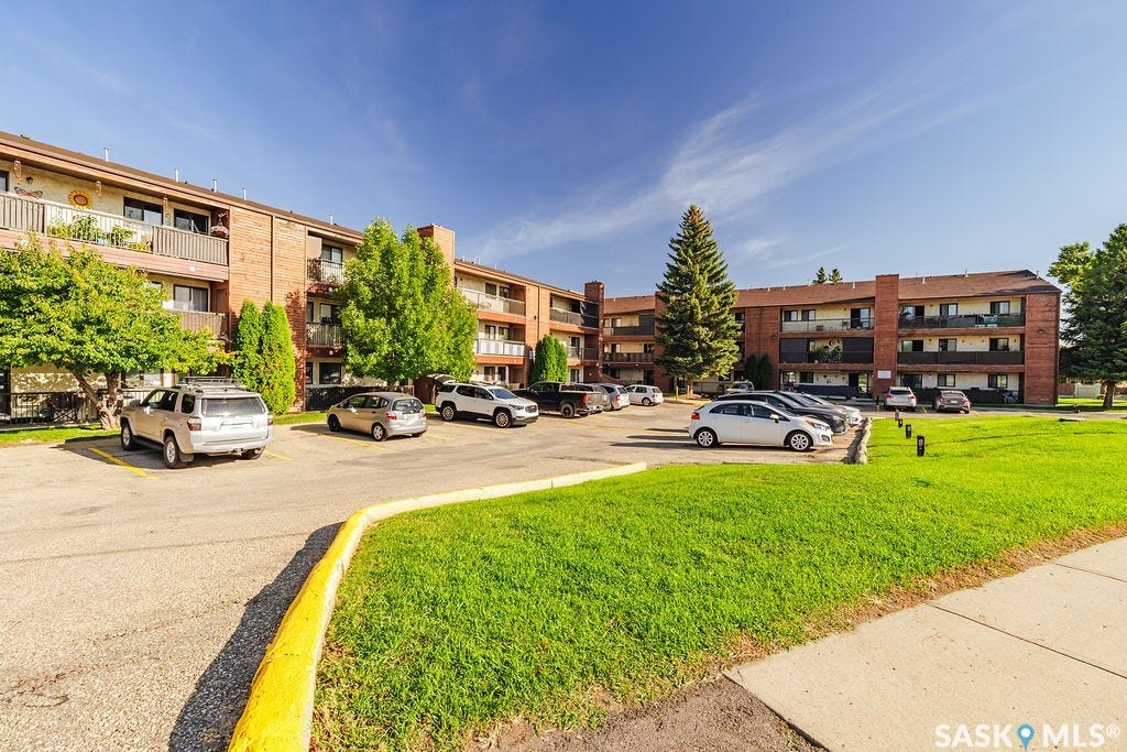 3302 33rd Street W, #212, Saskatoon SK S7L 6C9