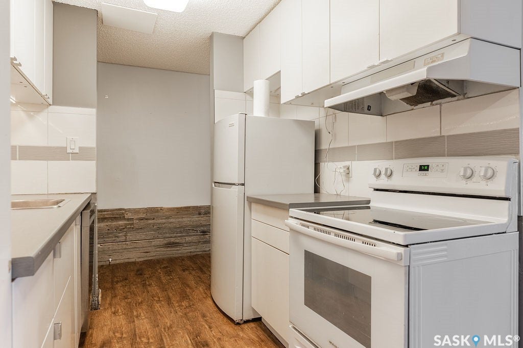3302 33rd Street W, #212, Saskatoon SK S7L 6C9