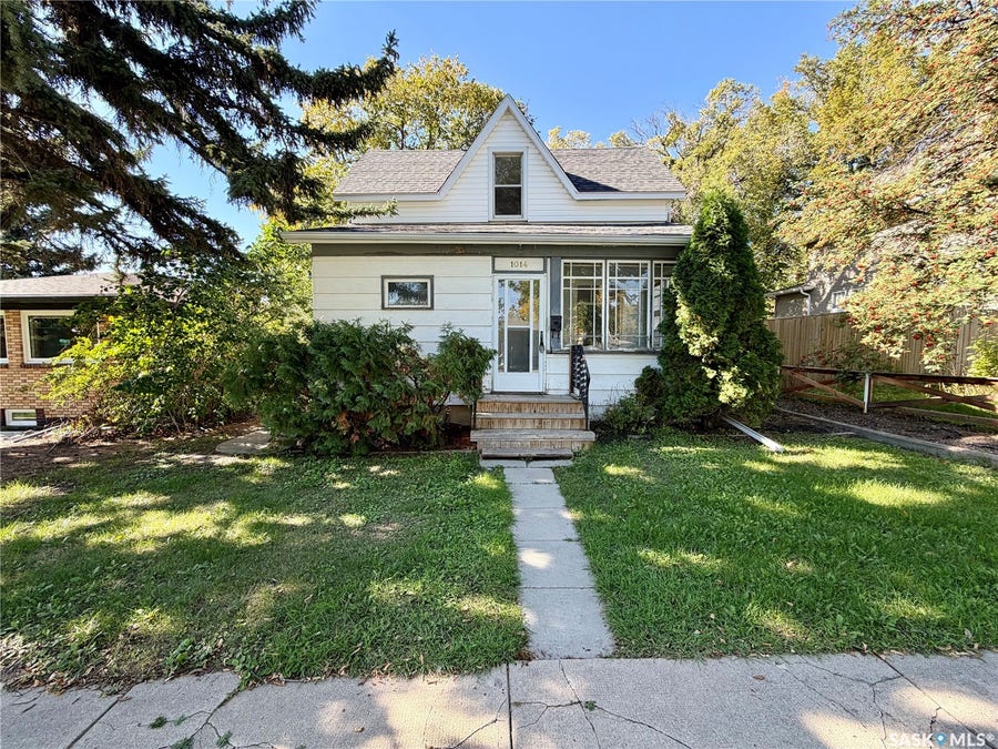 Property photo for 1014 6th Avenue NW, Moose Jaw SK