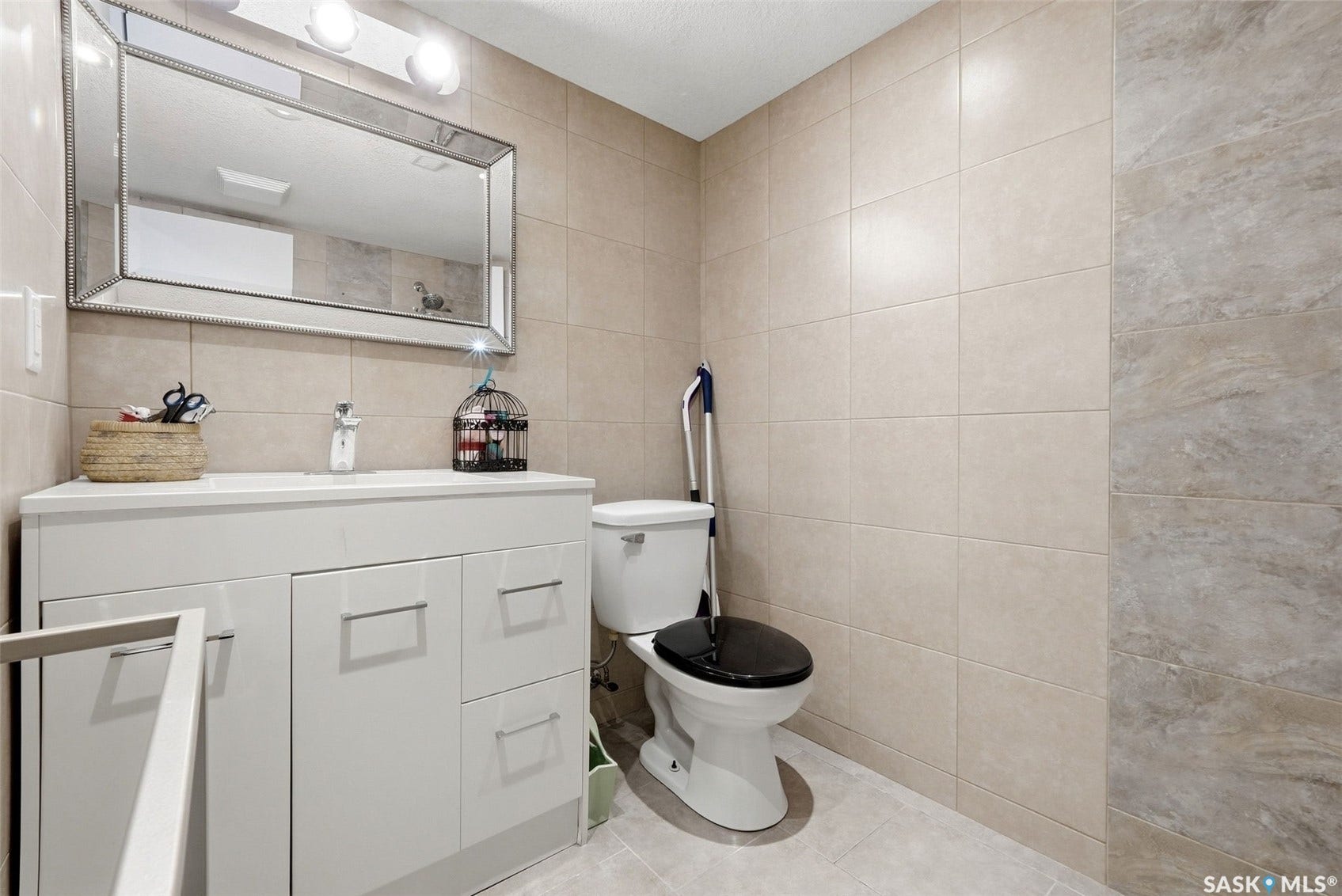 6610 Dewdney Avenue, Regina SK S4T 6W7
