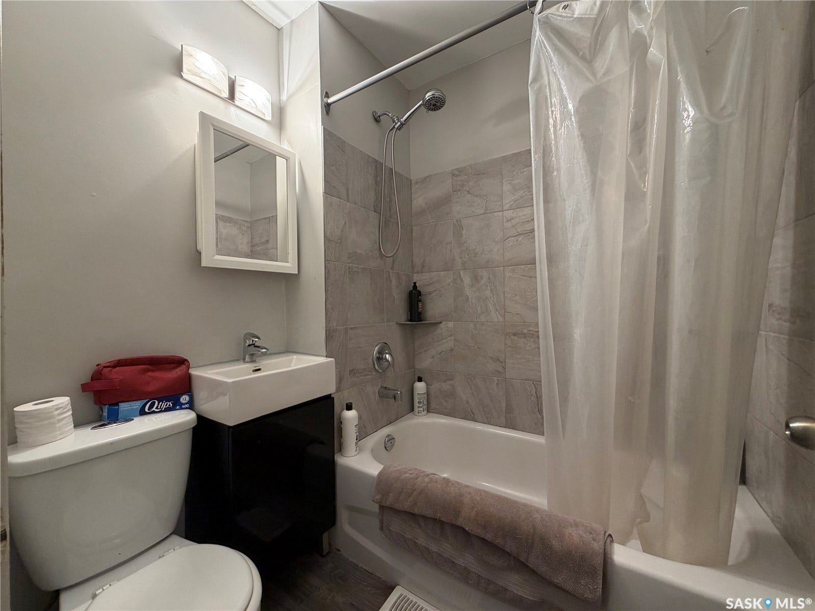 4 piece bathroom on main floor