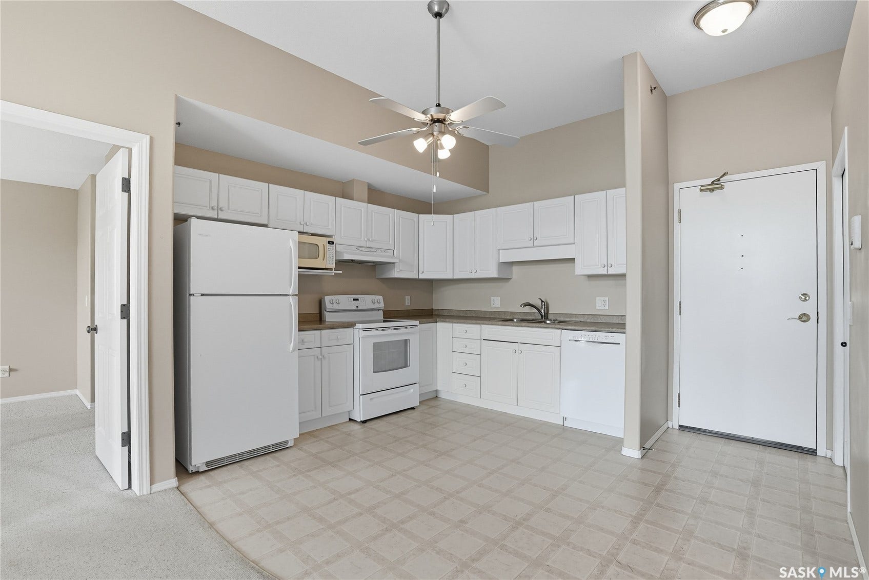 215 Lowe Road, #409, Saskatoon SK S7S 1N1