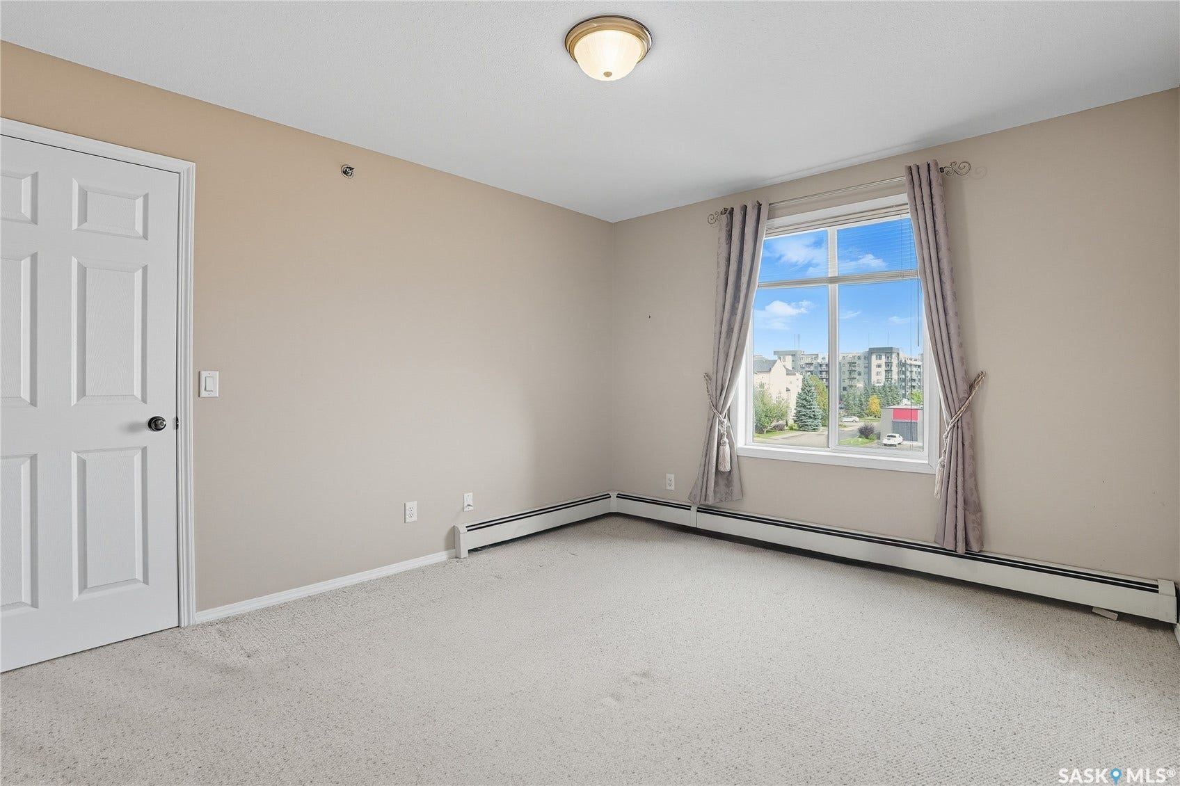 215 Lowe Road, #409, Saskatoon SK S7S 1N1