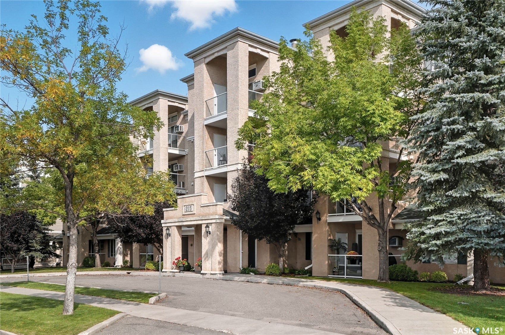 215 Lowe Road, #409, Saskatoon SK S7S 1N1