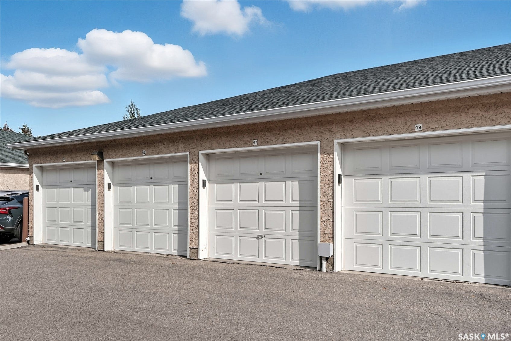 215 Lowe Road, #409, Saskatoon SK S7S 1N1