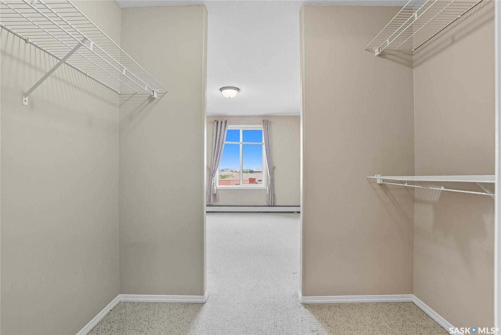 215 Lowe Road, #409, Saskatoon SK S7S 1N1
