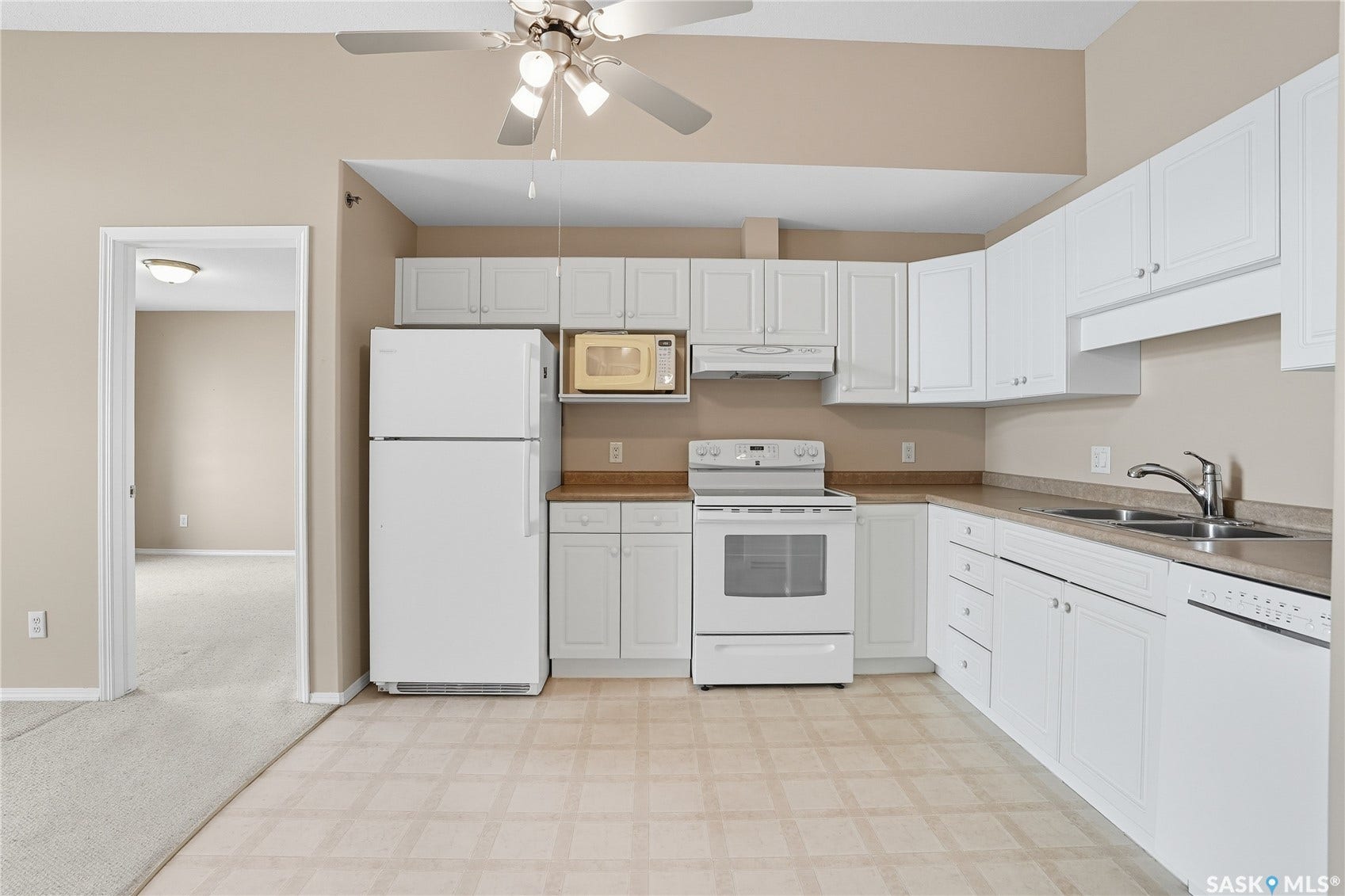 215 Lowe Road, #409, Saskatoon SK S7S 1N1