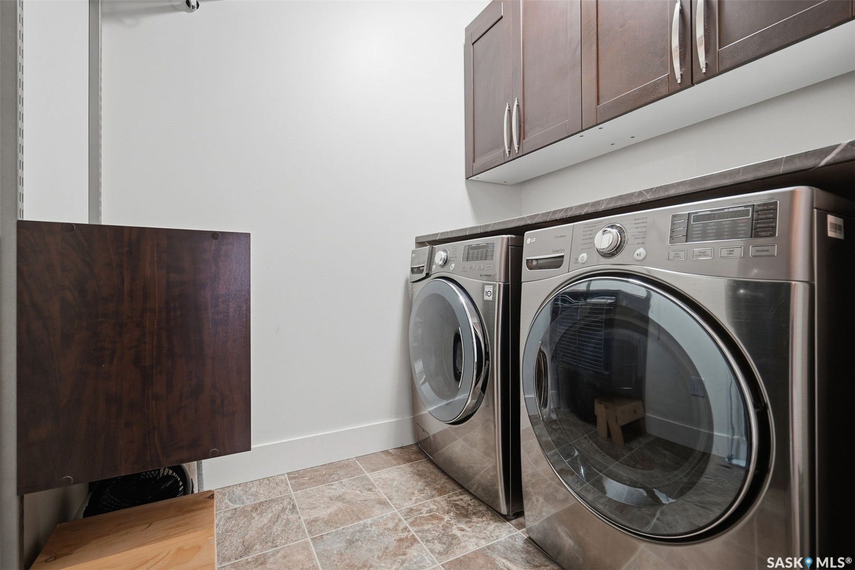 2nd floor laundry room