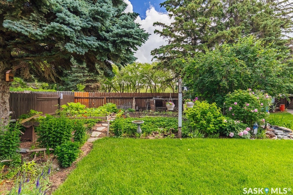 56 Morris Drive, Saskatoon SK S7L 3V2