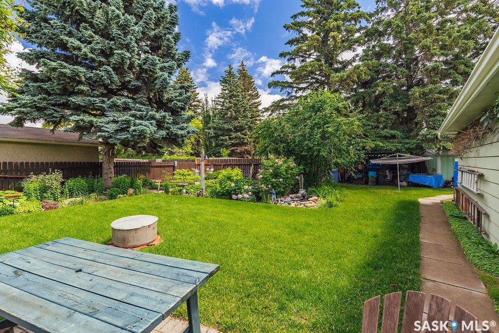56 Morris Drive, Saskatoon SK S7L 3V2