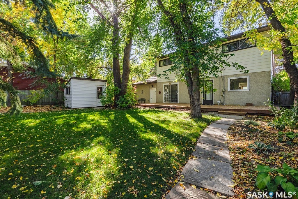11 Moxon Crescent, Saskatoon SK S7H 3B8