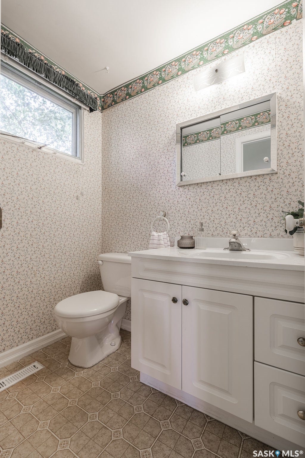 11 Moxon Crescent, Saskatoon SK S7H 3B8