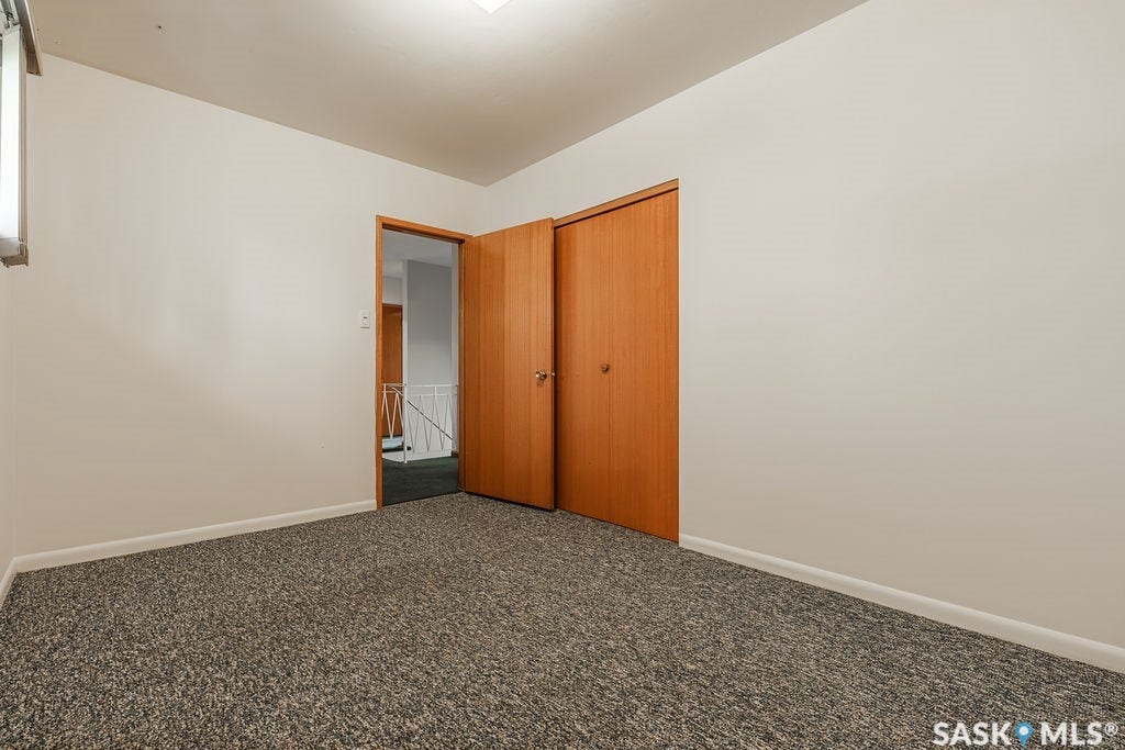 11 Moxon Crescent, Saskatoon SK S7H 3B8