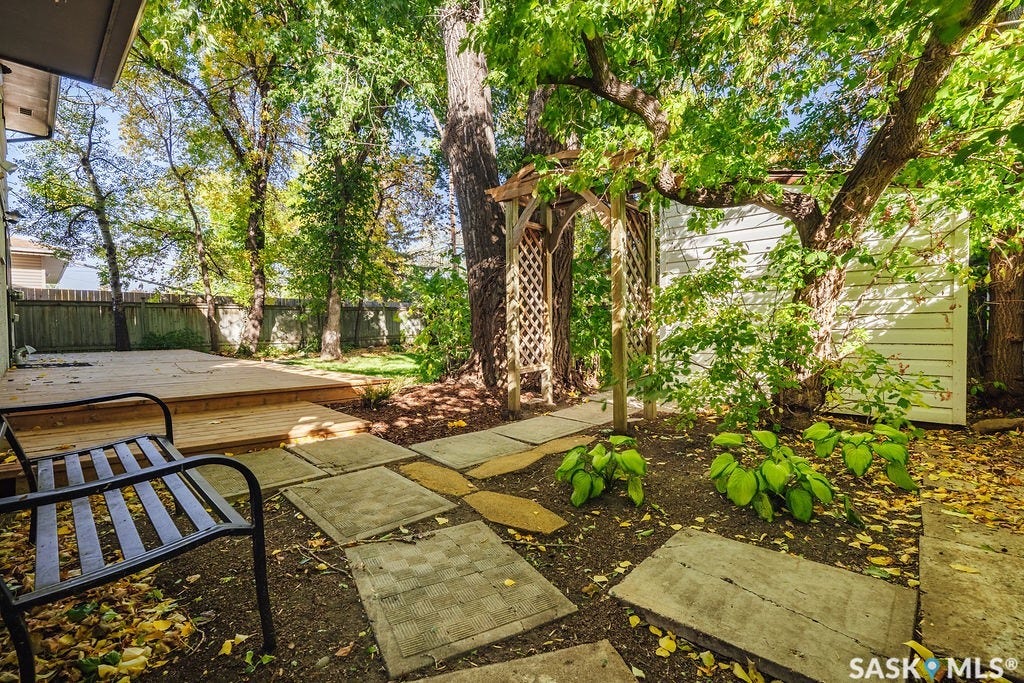 11 Moxon Crescent, Saskatoon SK S7H 3B8