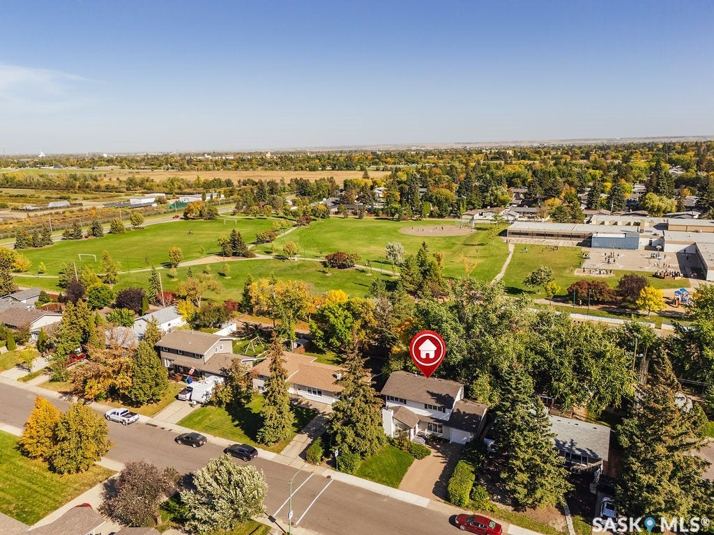 11 Moxon Crescent, Saskatoon SK S7H 3B8