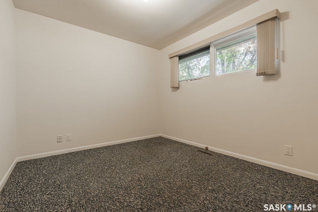 11 Moxon Crescent, Saskatoon SK S7H 3B8