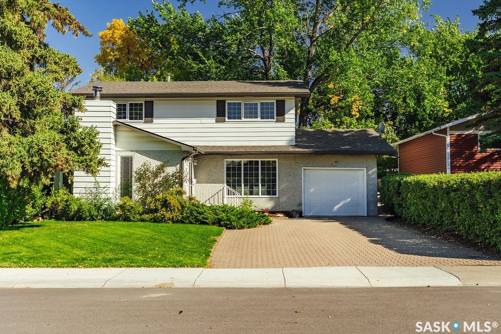 11 Moxon Crescent, Saskatoon SK S7H 3B8