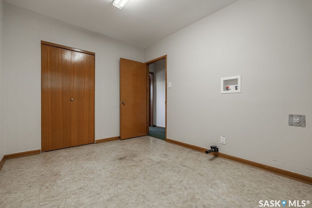 11 Moxon Crescent, Saskatoon SK S7H 3B8