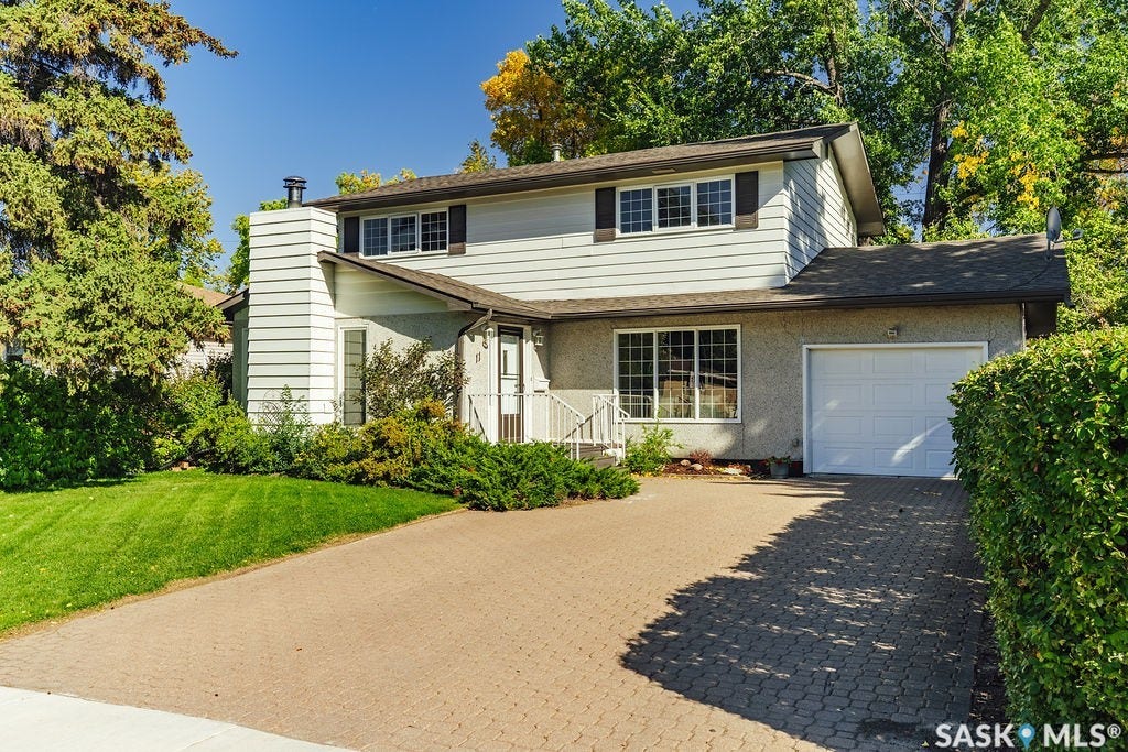 11 Moxon Crescent, Saskatoon SK S7H 3B8