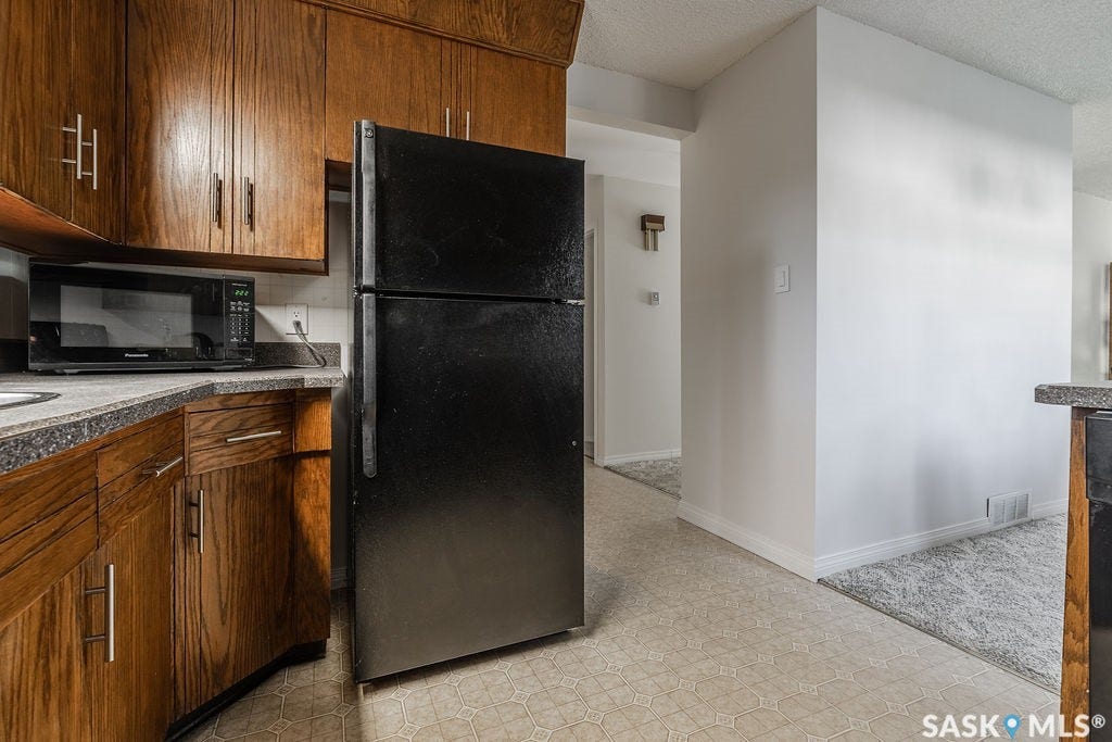 11 Moxon Crescent, Saskatoon SK S7H 3B8