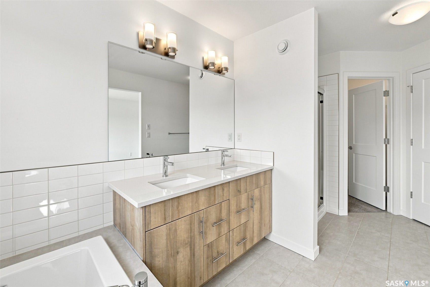 3043 Brighton Common, Saskatoon SK S7V 0Z5