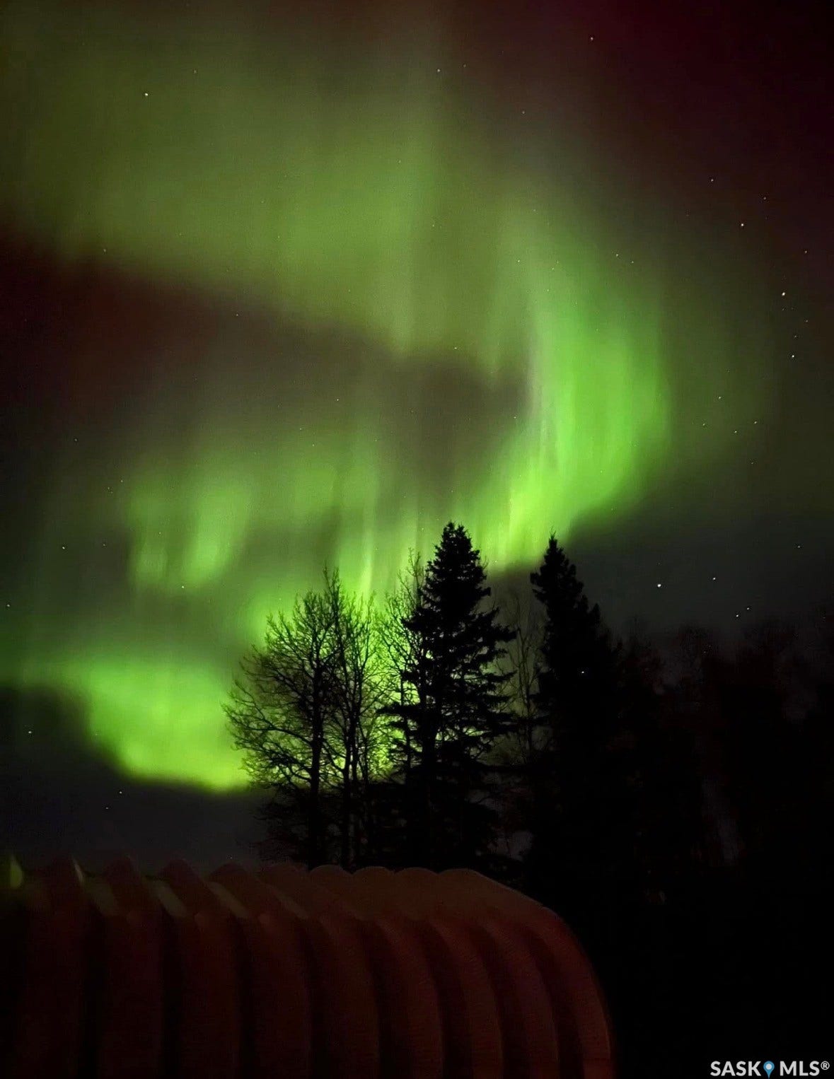 Imagine, this is your backyard. Your own show of Aurora Borealis (Northern Lights) dancing in the skies!