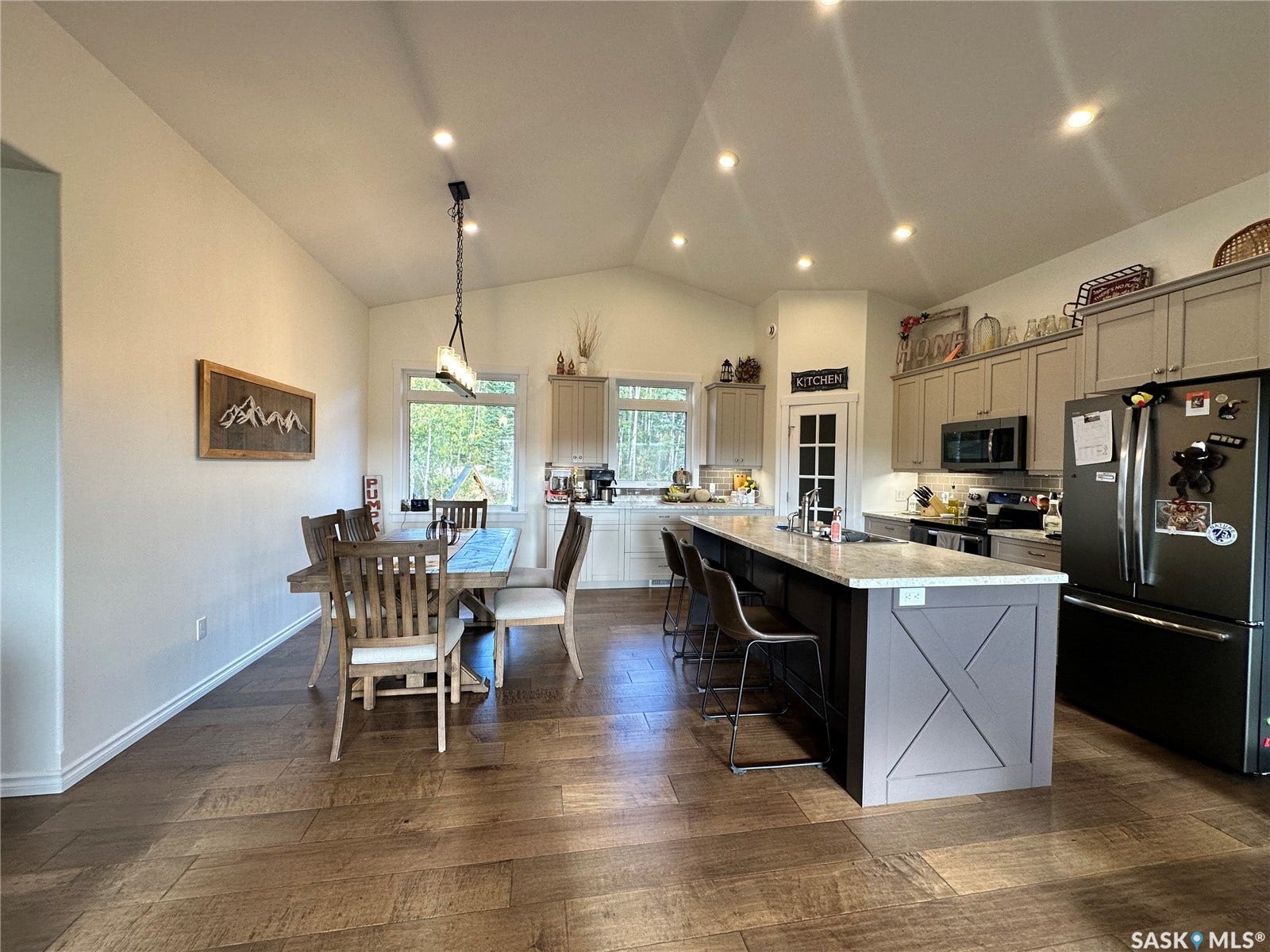 Vaulted ceilings with recessed lighting