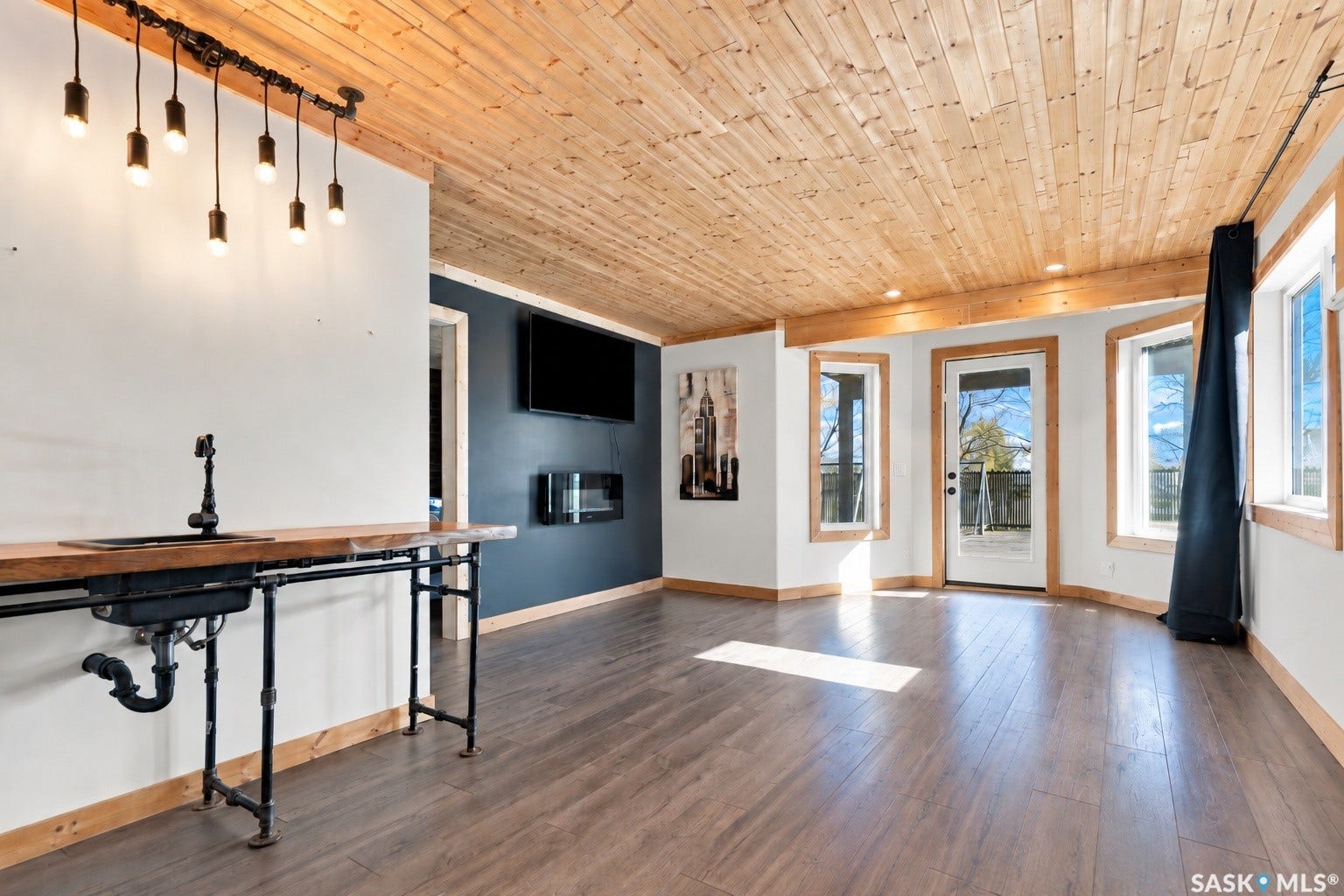 Image altered to remove furniture