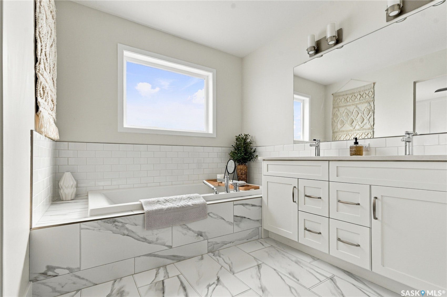 3039 Brighton Common, Saskatoon SK S7V 0Z5