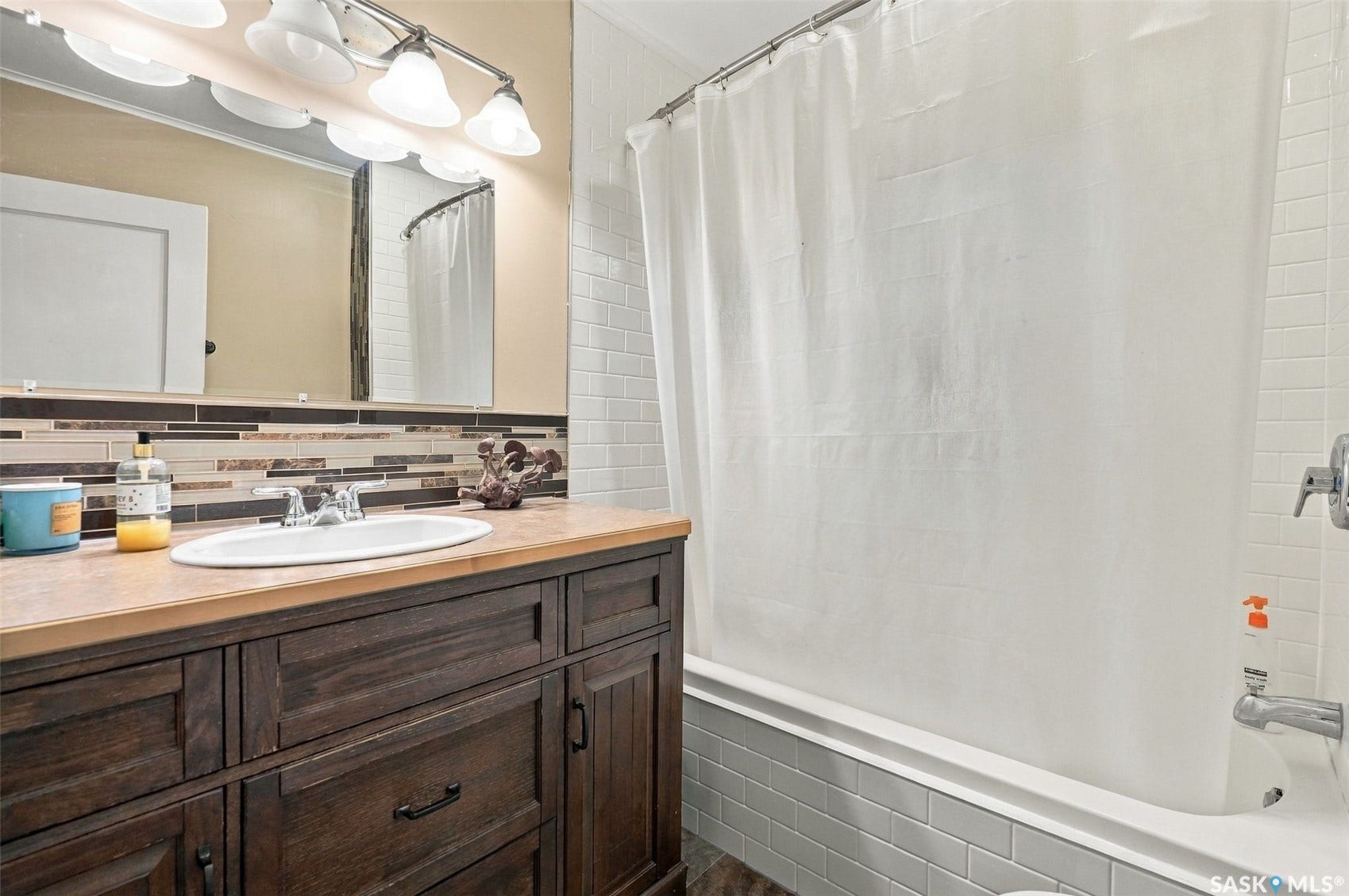 131 Connaught Crescent, Regina SK S4T 6M8 131 Connaught Crescent, Regina SK S4T 6M8