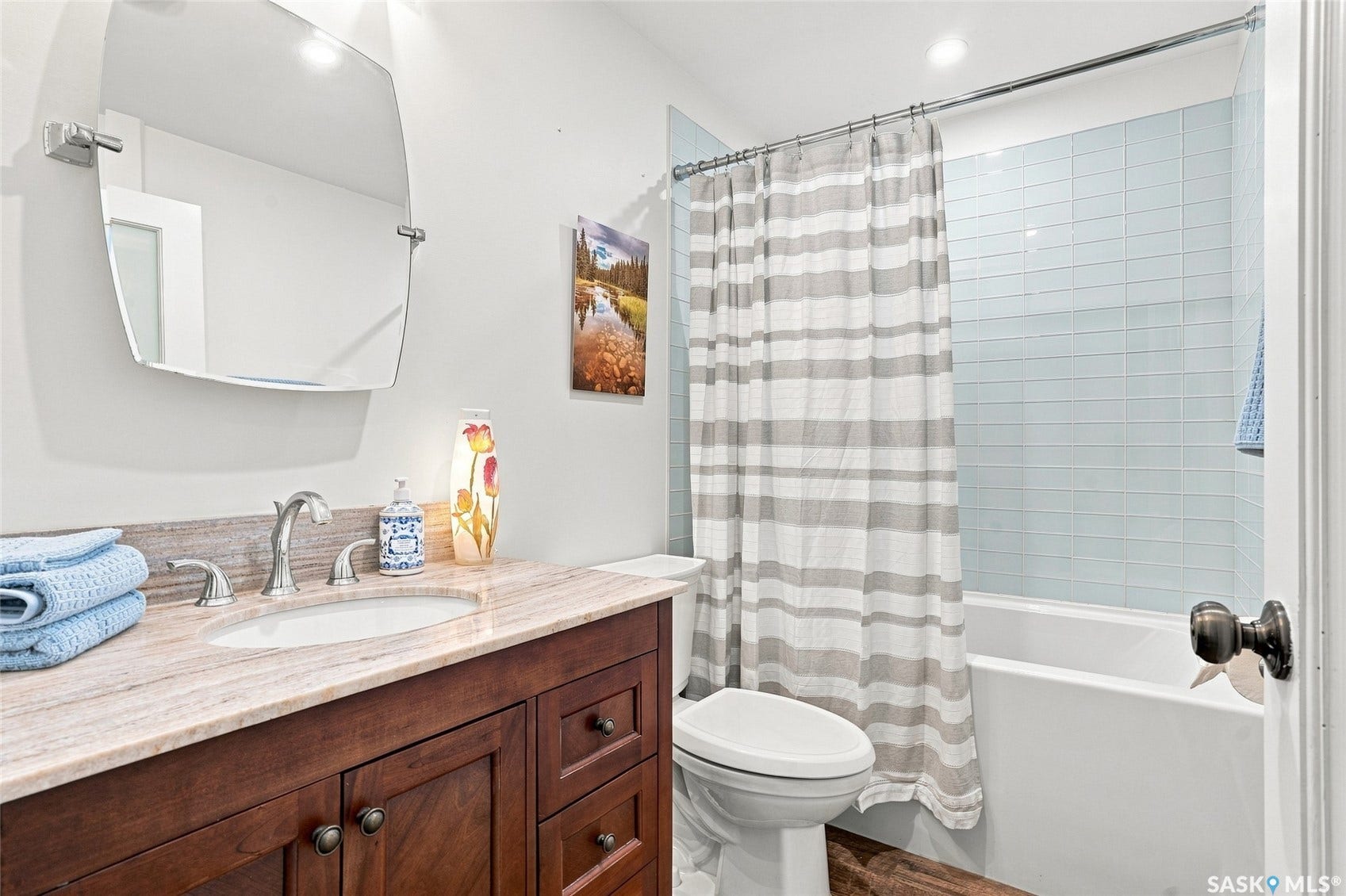 1019A 10TH Street E, Saskatoon SK S7H 0H8