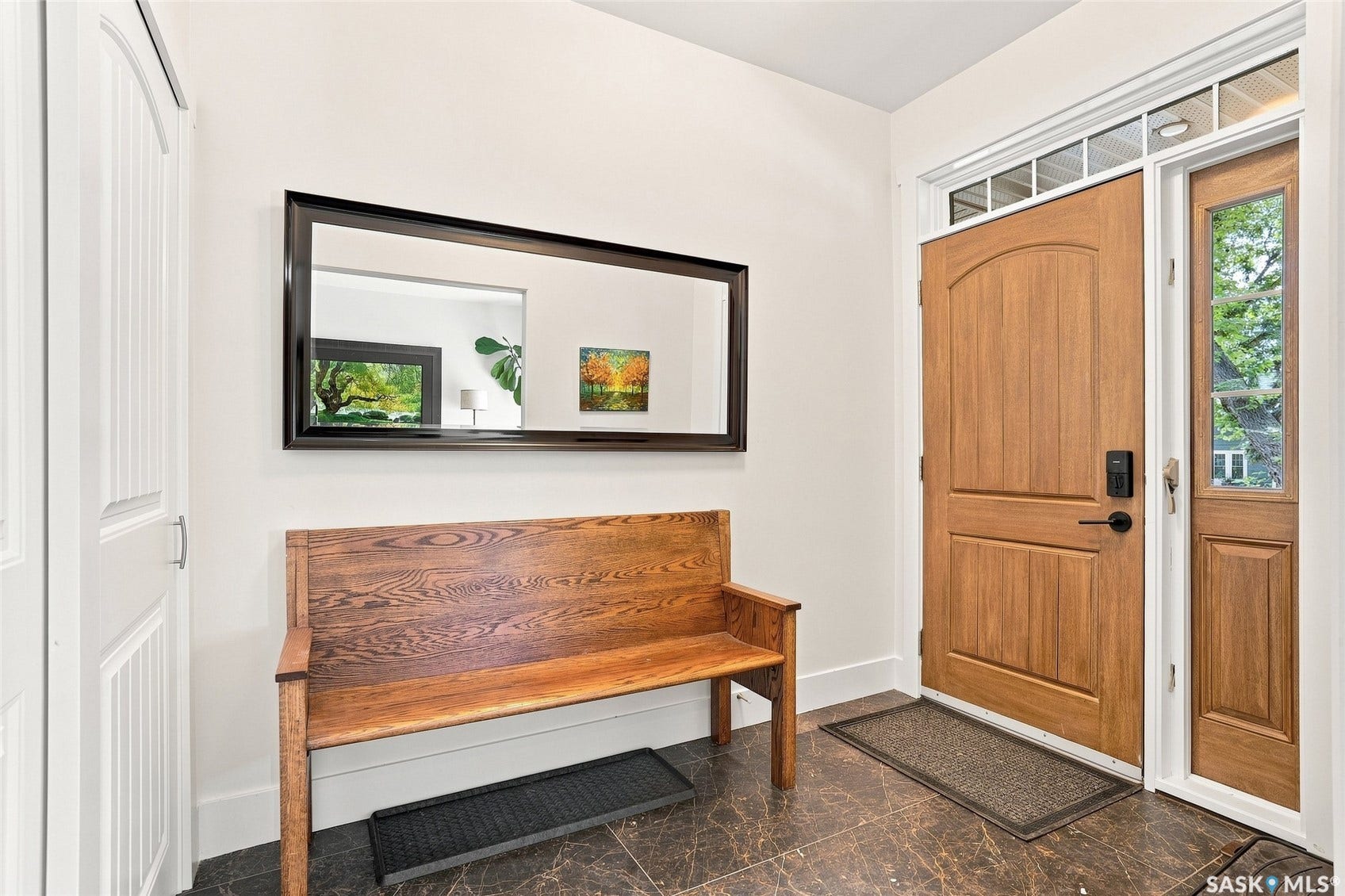 1019A 10TH Street E, Saskatoon SK S7H 0H8