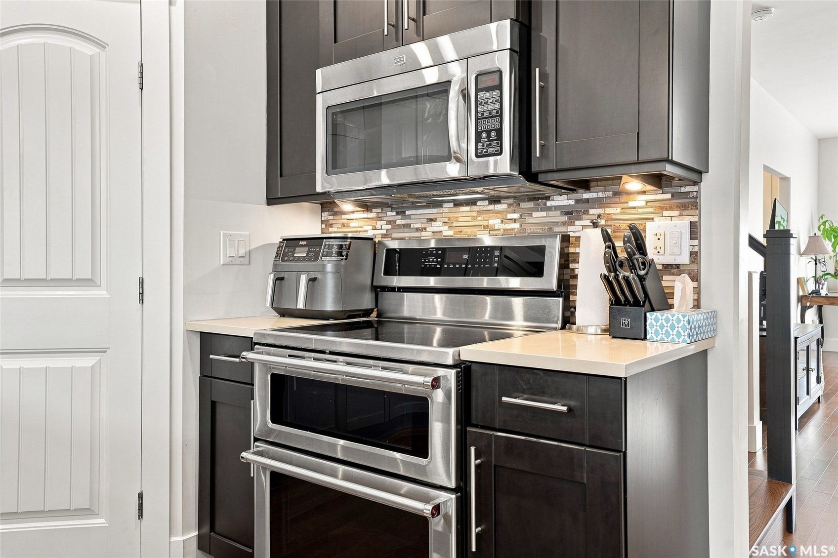 1019A 10TH Street E, Saskatoon SK S7H 0H8
