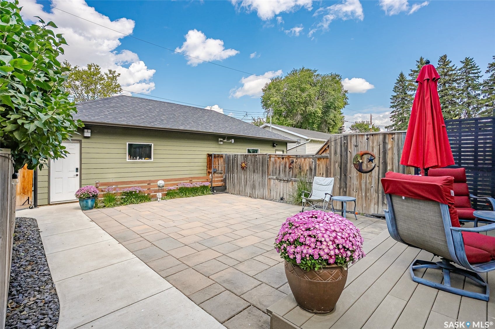 1019A 10TH Street E, Saskatoon SK S7H 0H8