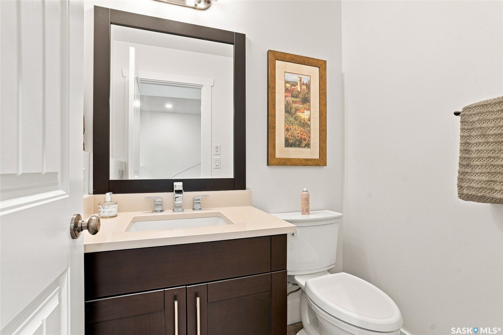 1019A 10TH Street E, Saskatoon SK S7H 0H8