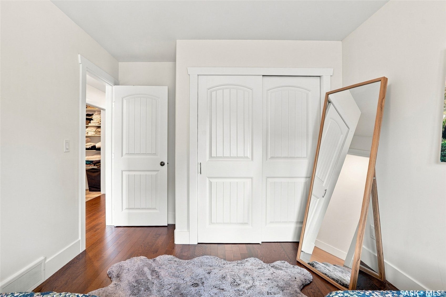 1019A 10TH Street E, Saskatoon SK S7H 0H8