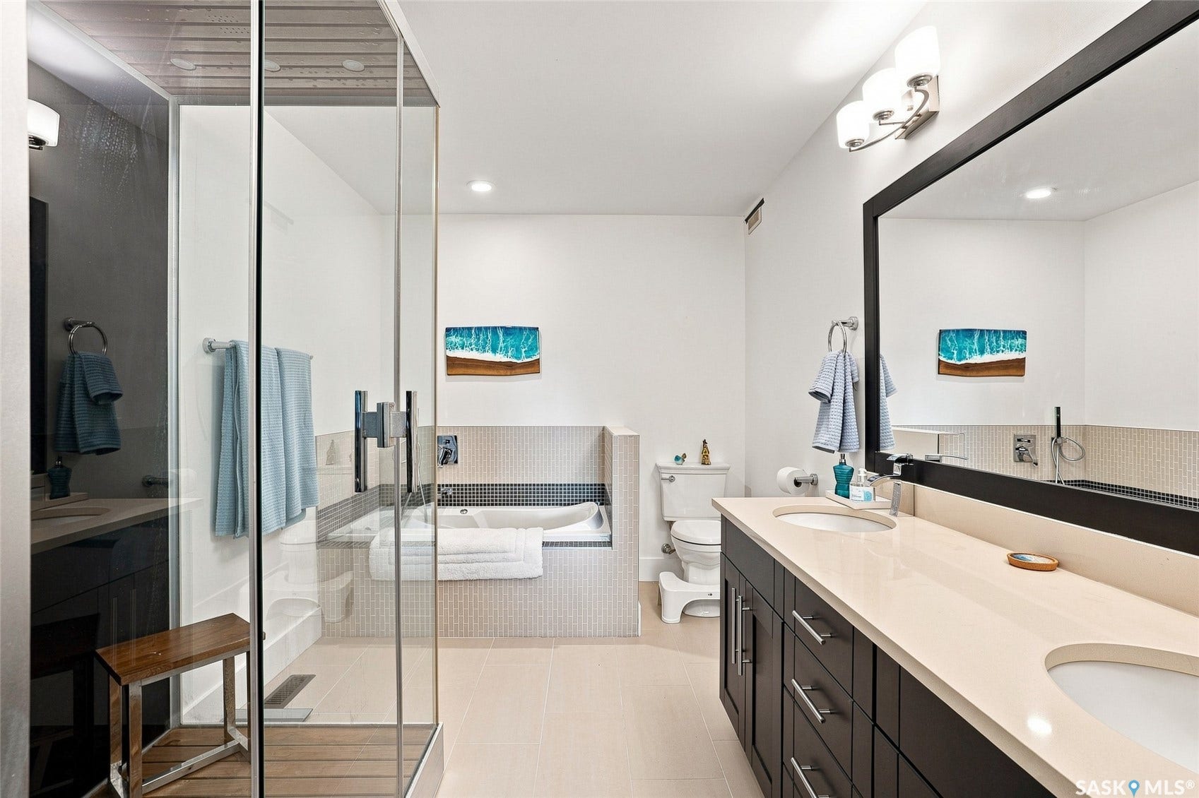 1019A 10TH Street E, Saskatoon SK S7H 0H8